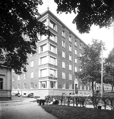 KOSKESTA VOIMAA ARKI AIKAKAUSI 1918 1940 PUISTOLINNA KOSKESTA VOIMAA ARKI AIKAKAUSI 1918 1940 PUISTOLINNA