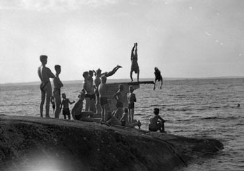Ponnahduslauta Rauhaniemen rannalla vuonna 1934