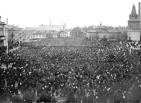 Joukkokokous Kauppatorilla 5.11.1905