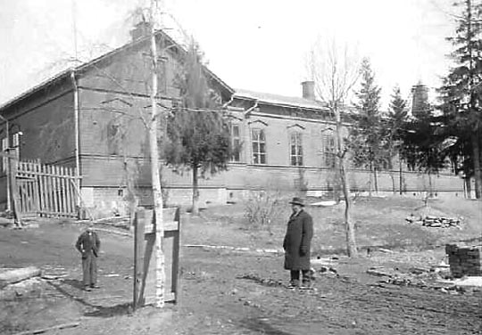 Mies ja lapsi Koukkuniemess�