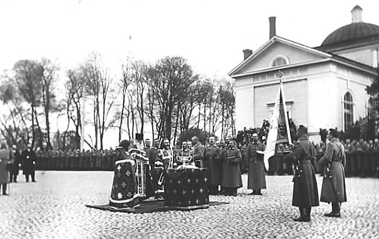 Venlisen rykmentin sotaanlhtjuhlallisuudet Keskustorilla