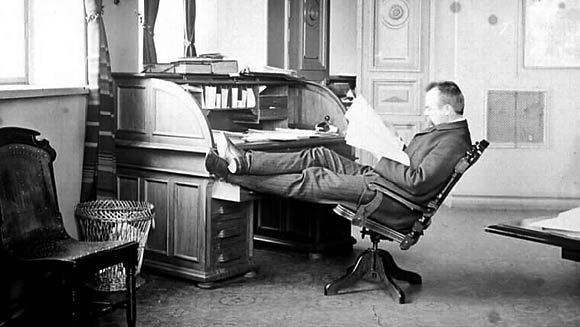 A. Caselius jalat pydll